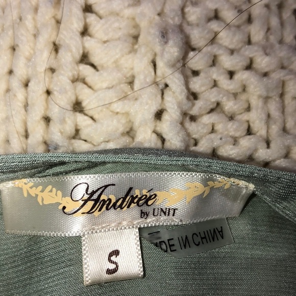 Andree floral embroidered small top - Picture 3 of 5